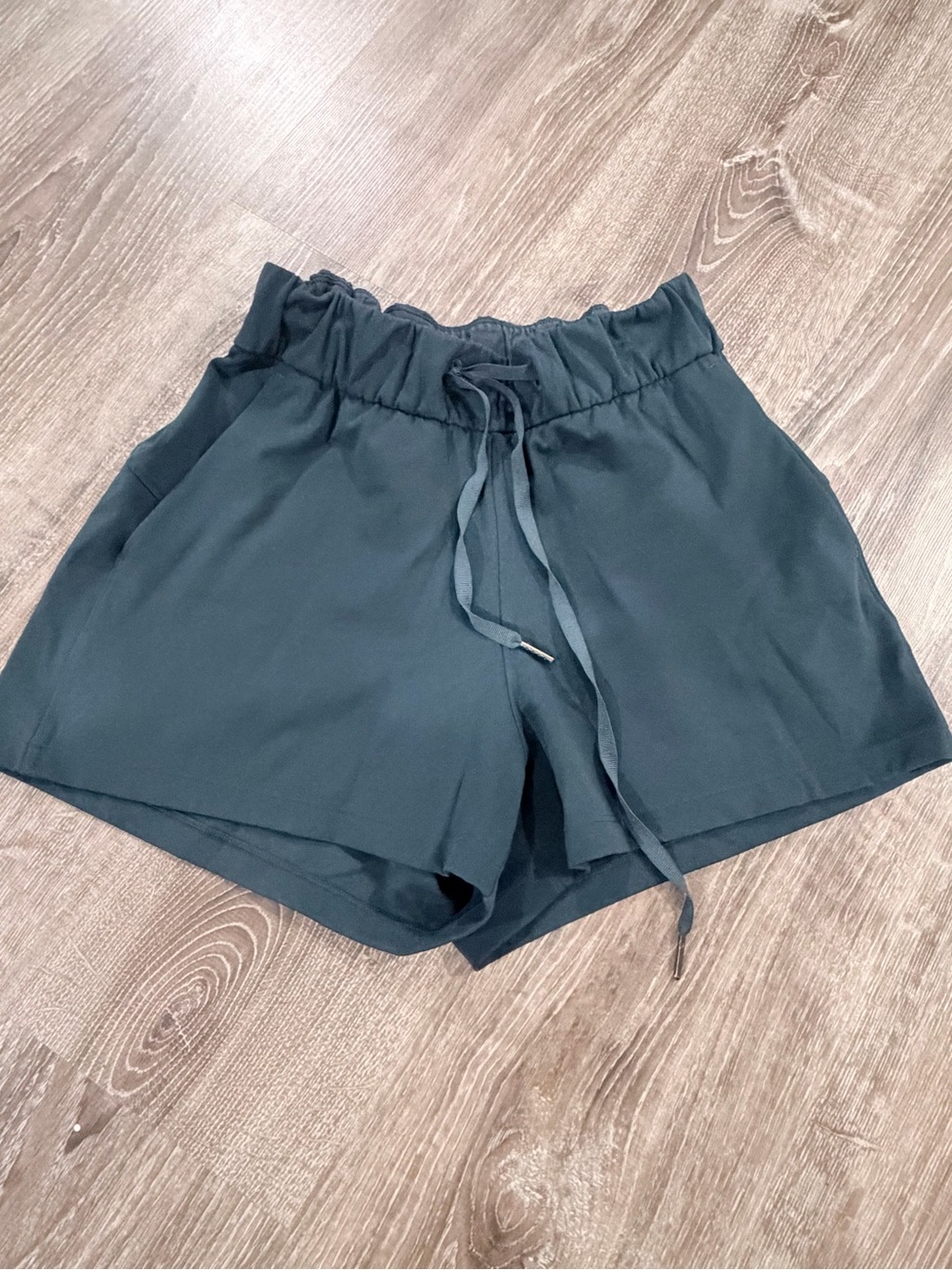Lululemon Luxtreme High-Rise Drawstring Casual Shorts Dark Green Size 6